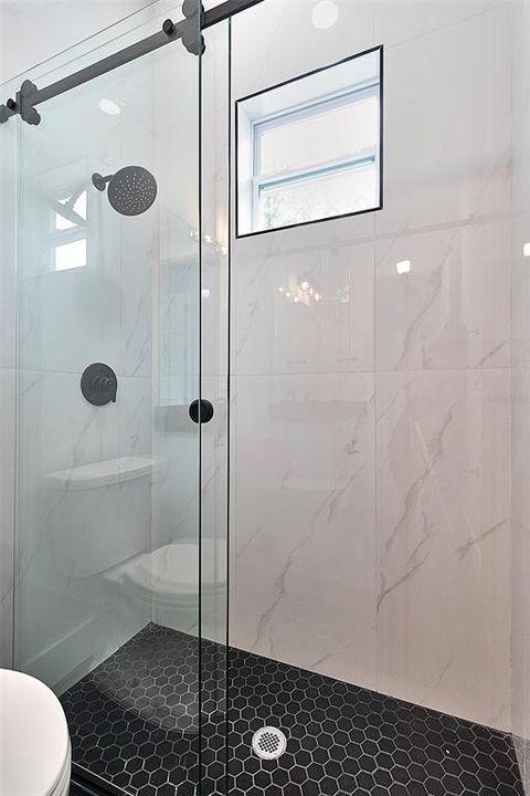 En Venta: $625,000 (4 camas, 3 baños, 2220 Pies cuadrados)
