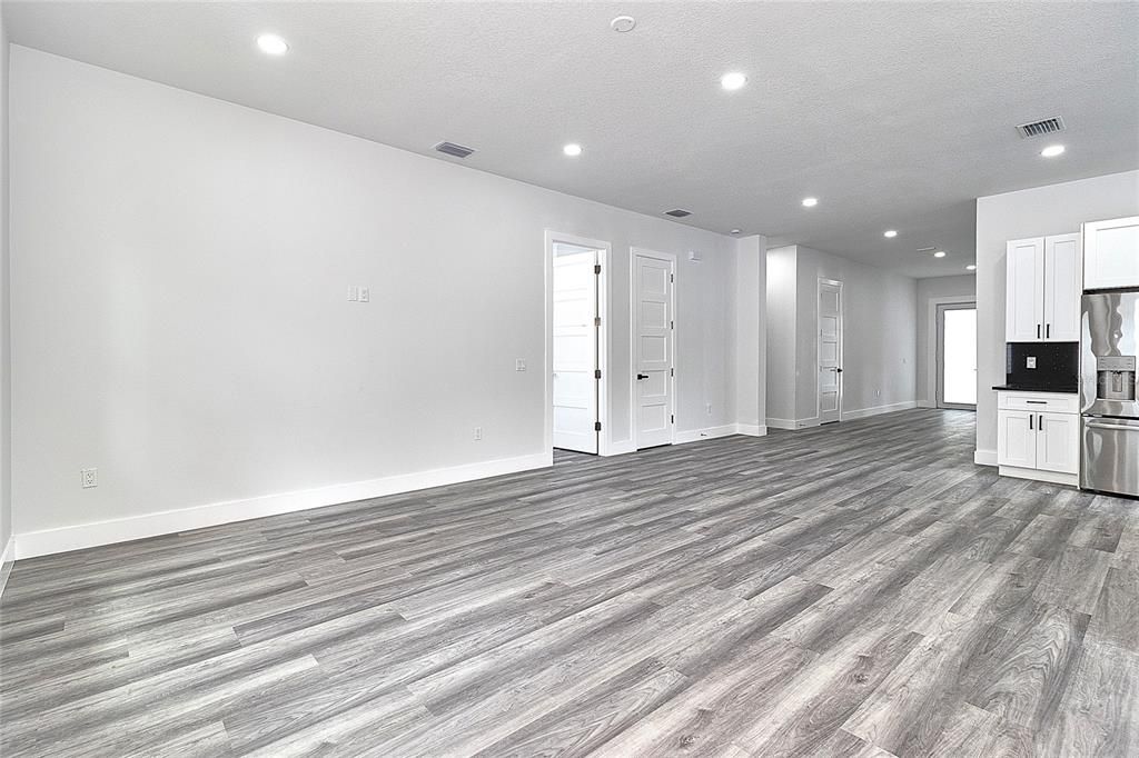 En Venta: $625,000 (4 camas, 3 baños, 2220 Pies cuadrados)