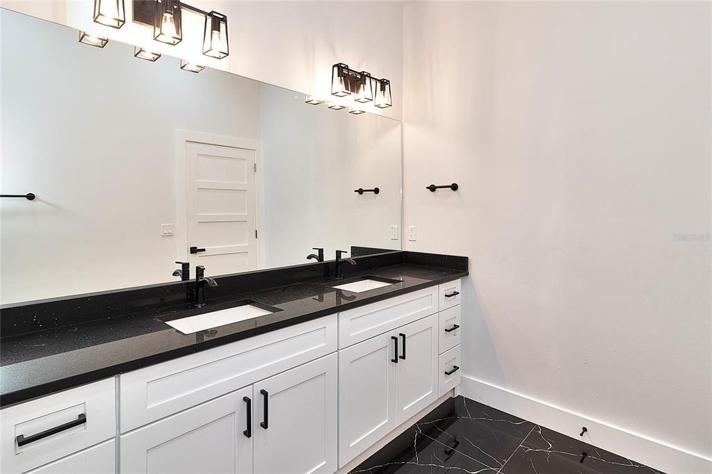 En Venta: $625,000 (4 camas, 3 baños, 2220 Pies cuadrados)