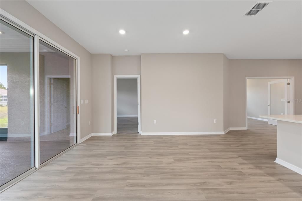 Activo con contrato: $403,920 (2 camas, 2 baños, 1767 Pies cuadrados)