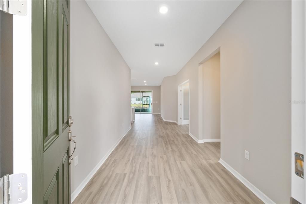 Activo con contrato: $403,920 (2 camas, 2 baños, 1767 Pies cuadrados)