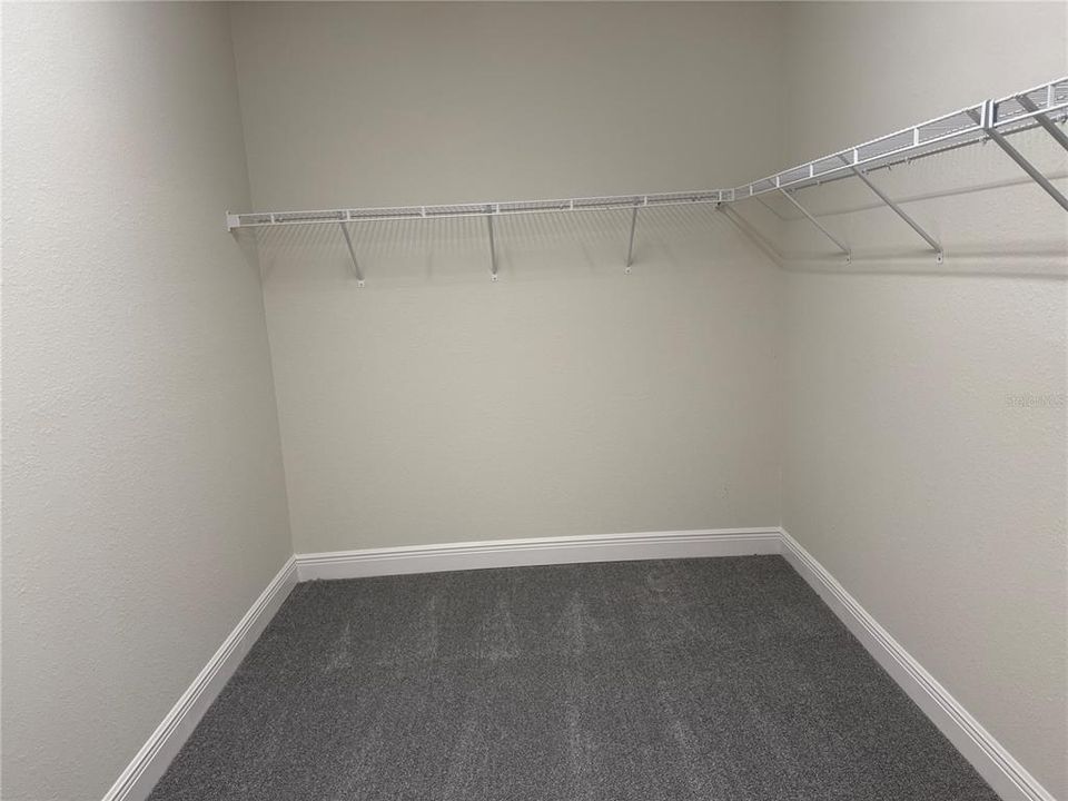 For Sale: $389,900 (3 beds, 2 baths, 2248 Square Feet)