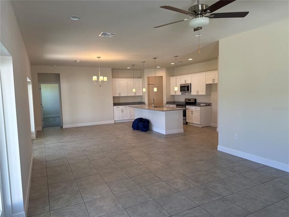 For Sale: $389,900 (3 beds, 2 baths, 2248 Square Feet)