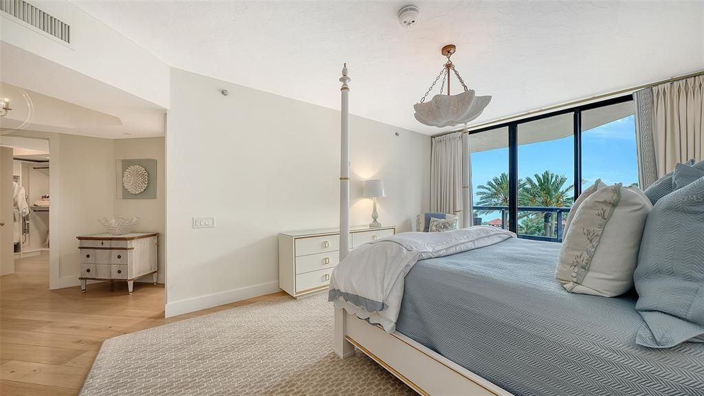 For Sale: $3,200,000 (3 beds, 3 baths, 2965 Square Feet)