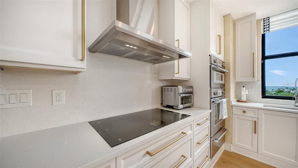 For Sale: $3,200,000 (3 beds, 3 baths, 2965 Square Feet)
