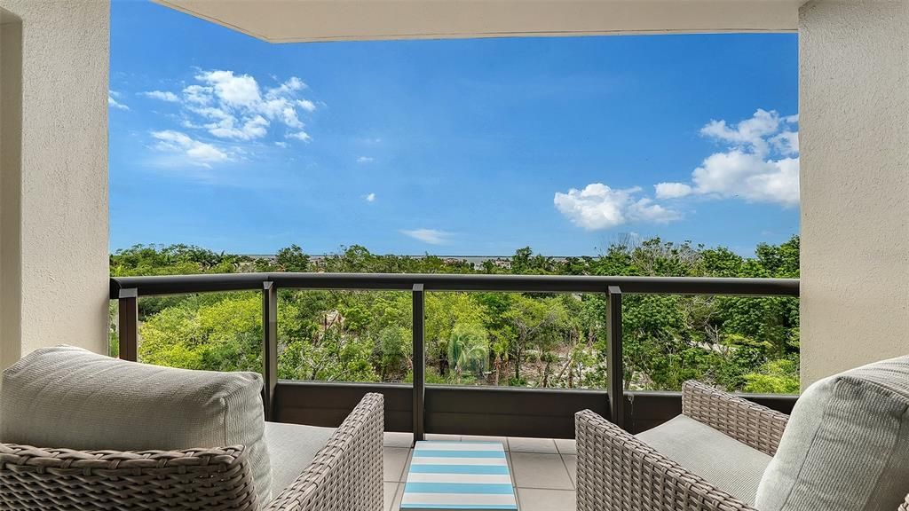 For Sale: $3,200,000 (3 beds, 3 baths, 2965 Square Feet)