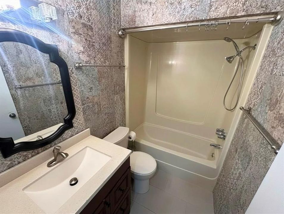 En Venta: $250,000 (2 camas, 2 baños, 977 Pies cuadrados)