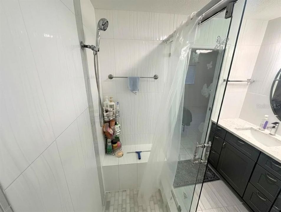 En Venta: $250,000 (2 camas, 2 baños, 977 Pies cuadrados)