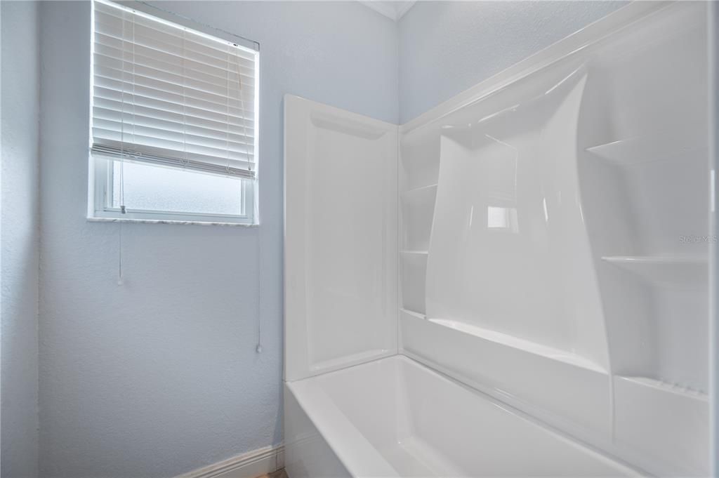 En Venta: $399,900 (4 camas, 2 baños, 2366 Pies cuadrados)