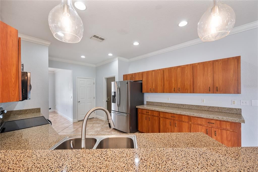 En Venta: $399,900 (4 camas, 2 baños, 2366 Pies cuadrados)