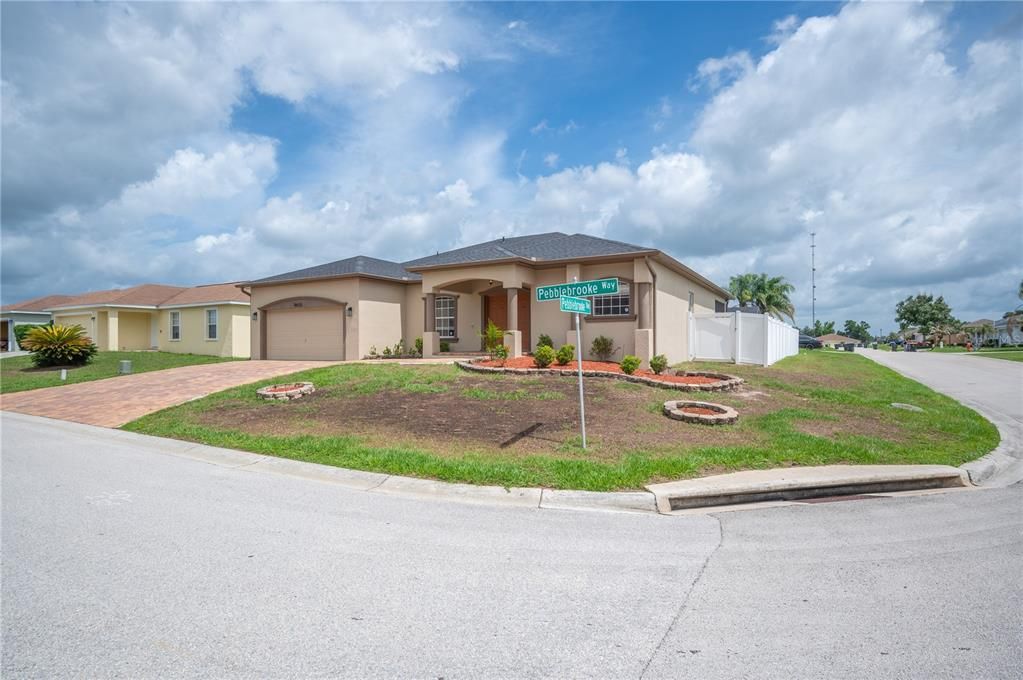 En Venta: $399,900 (4 camas, 2 baños, 2366 Pies cuadrados)