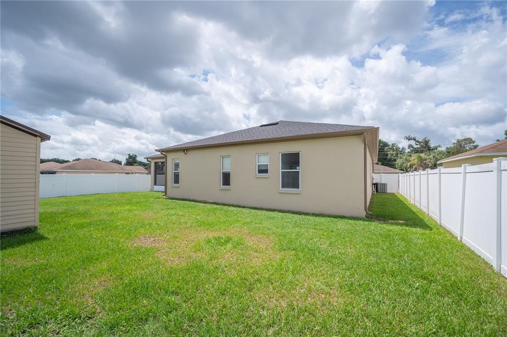 En Venta: $399,900 (4 camas, 2 baños, 2366 Pies cuadrados)