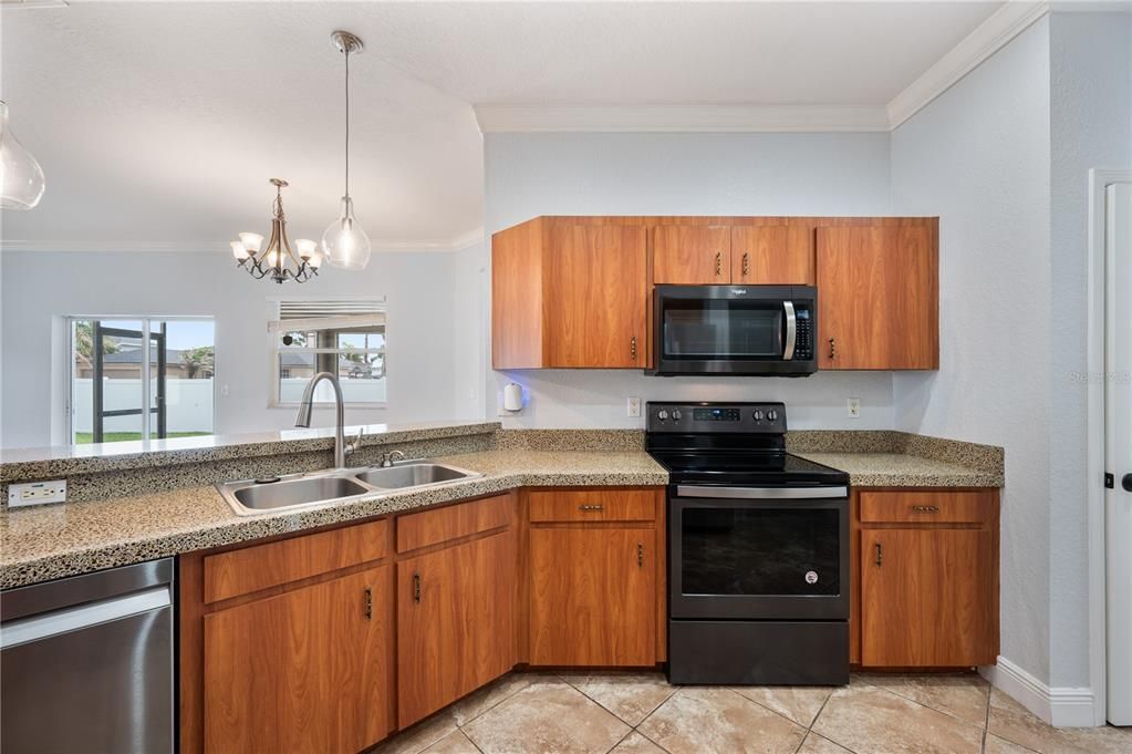 En Venta: $399,900 (4 camas, 2 baños, 2366 Pies cuadrados)