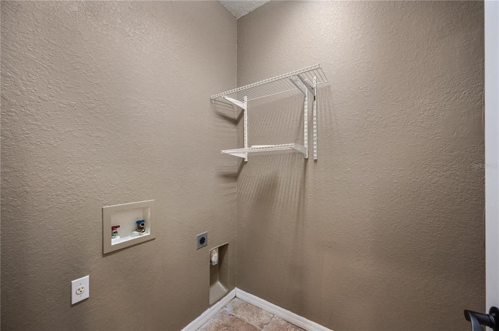 En Venta: $399,900 (4 camas, 2 baños, 2366 Pies cuadrados)