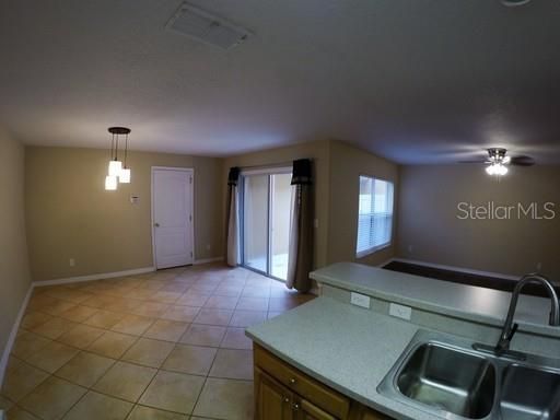 En Renta: $2,295 (3 camas, 2 baños, 1804 Pies cuadrados)