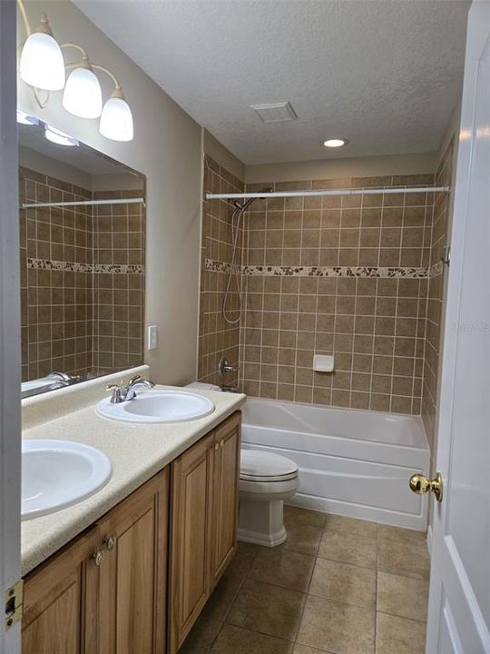 En Renta: $2,295 (3 camas, 2 baños, 1804 Pies cuadrados)