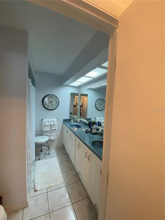 For Sale: $219,900 (2 beds, 2 baths, 1230 Square Feet)