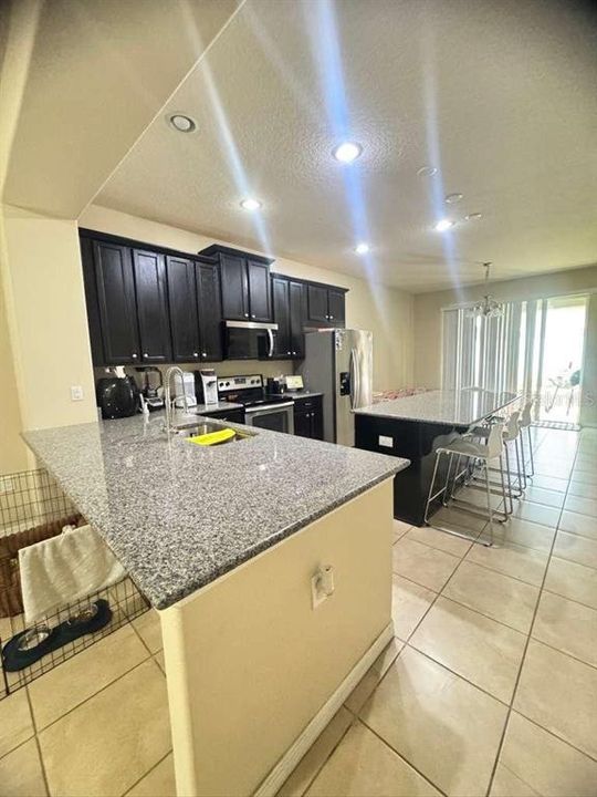 En Venta: $426,500 (4 camas, 2 baños, 1706 Pies cuadrados)