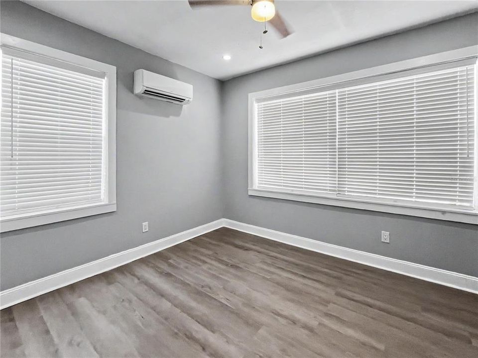For Rent: $1,295 (1 beds, 1 baths, 750 Square Feet)