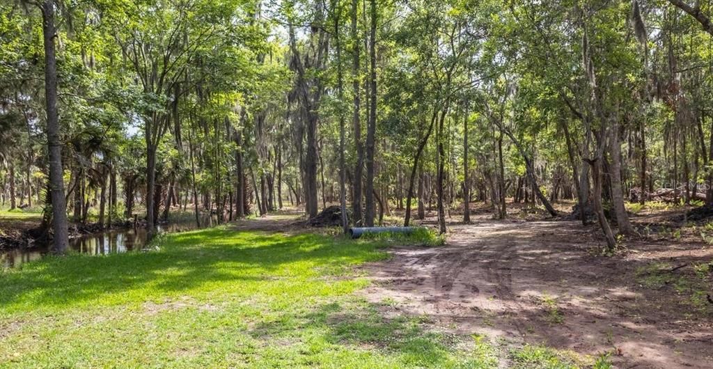 На продажу: $750,000 (12.70 acres)