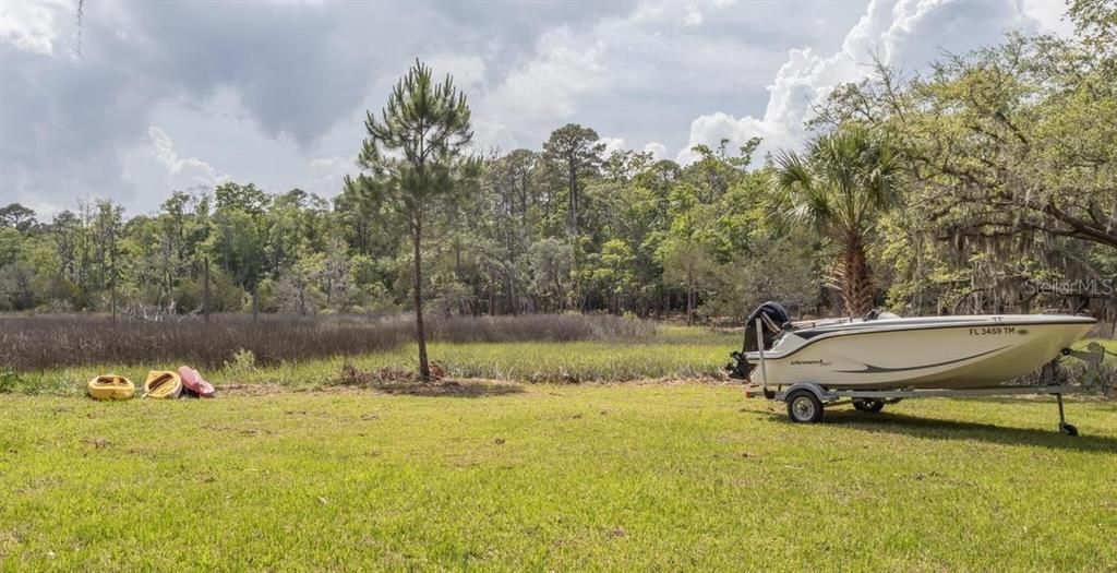 На продажу: $750,000 (12.70 acres)