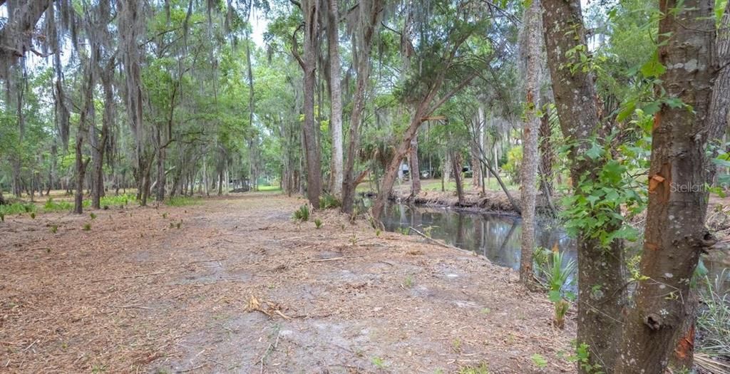 На продажу: $750,000 (12.70 acres)