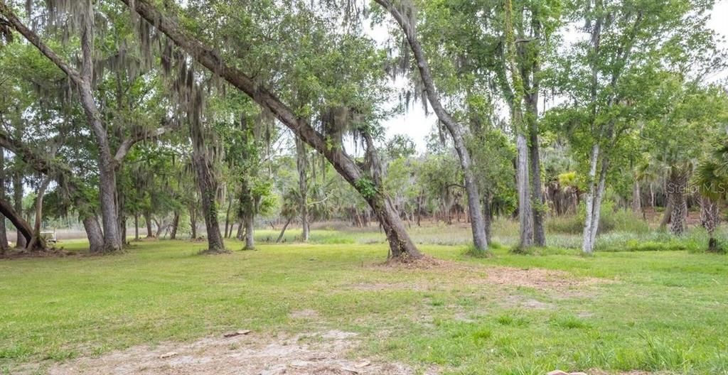 На продажу: $750,000 (12.70 acres)