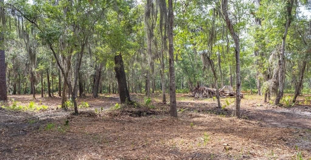 На продажу: $750,000 (12.70 acres)