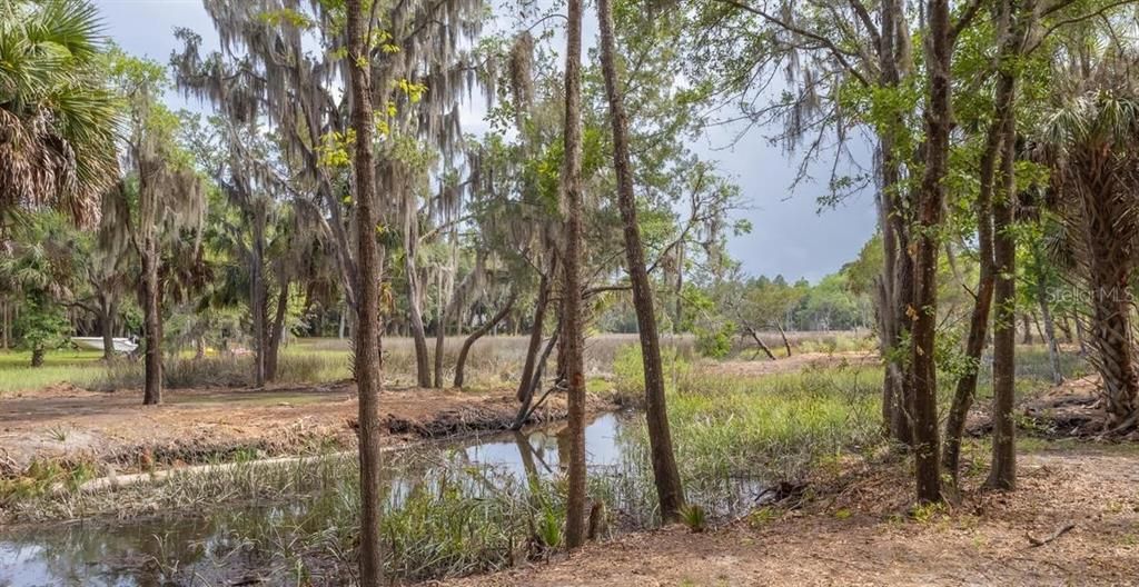 На продажу: $750,000 (12.70 acres)