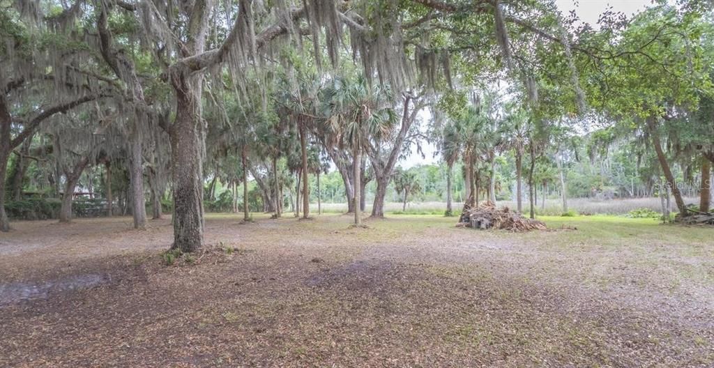 На продажу: $750,000 (12.70 acres)