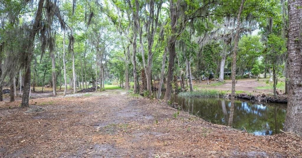 На продажу: $750,000 (12.70 acres)