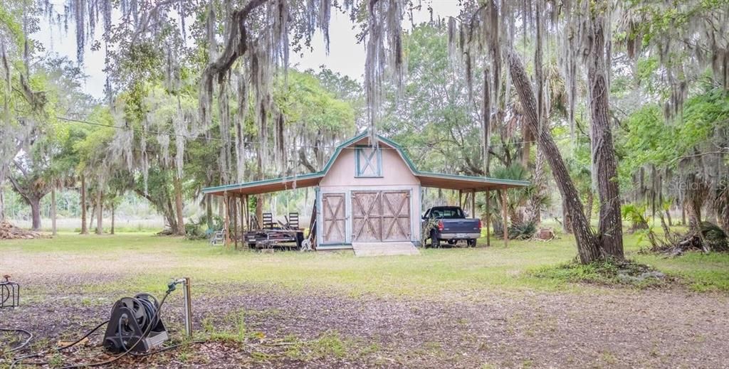 На продажу: $750,000 (12.70 acres)