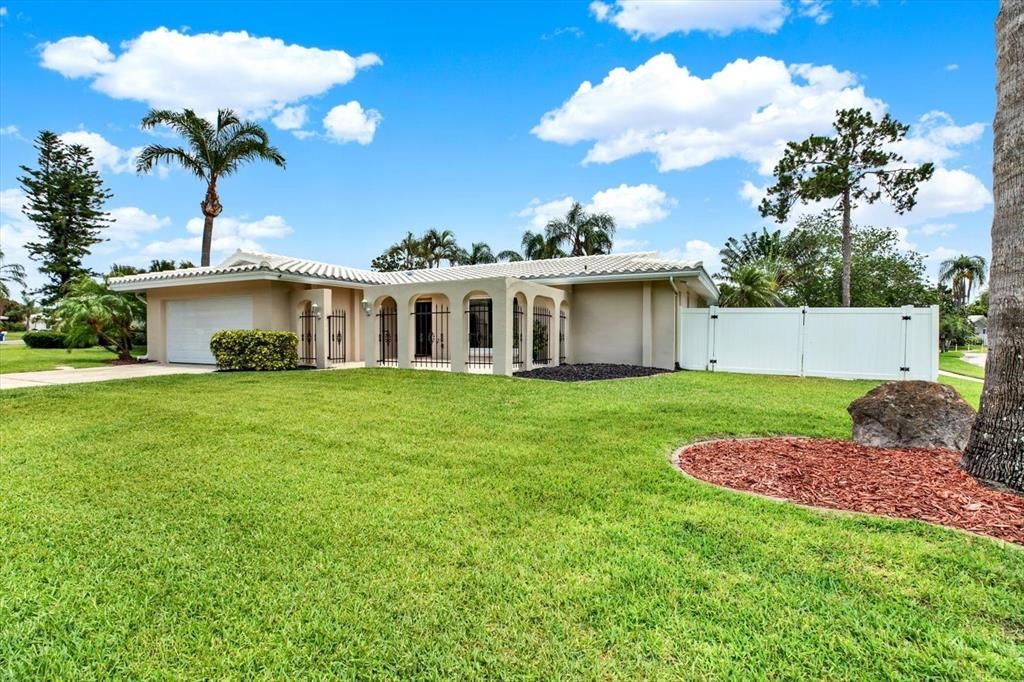 For Sale: $639,000 (3 beds, 2 baths, 1846 Square Feet)