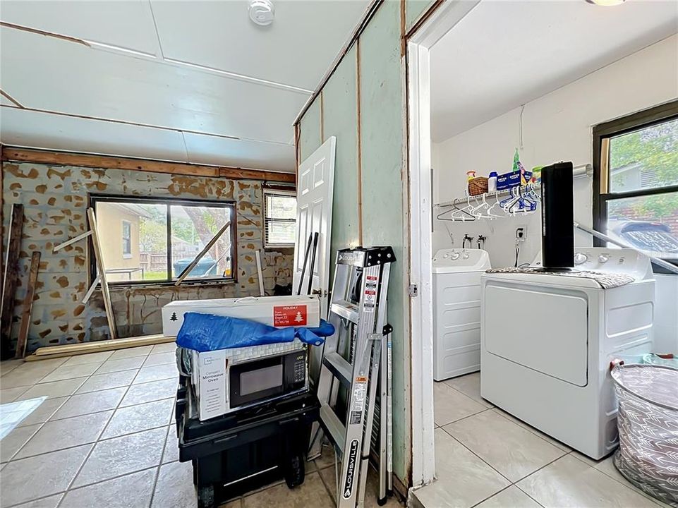 For Sale: $249,900 (3 beds, 2 baths, 1179 Square Feet)