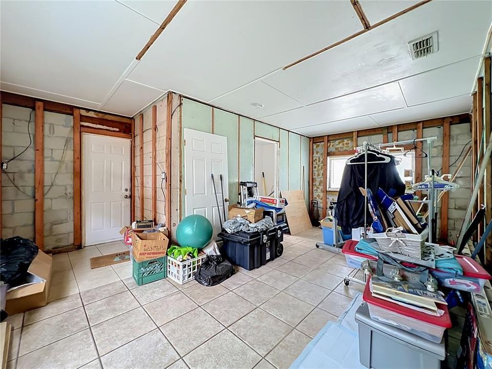 For Sale: $249,900 (3 beds, 2 baths, 1179 Square Feet)