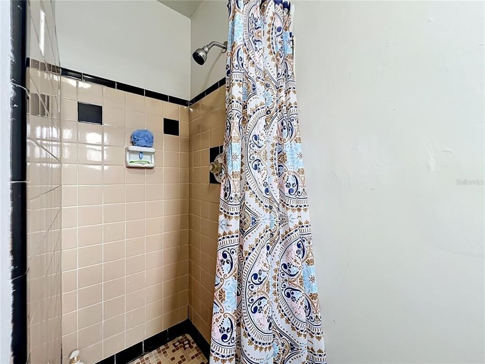 For Sale: $249,900 (3 beds, 2 baths, 1179 Square Feet)