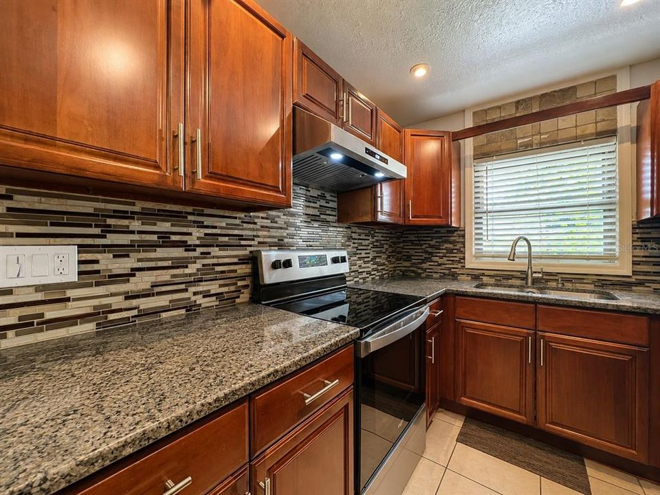 For Sale: $249,900 (3 beds, 2 baths, 1179 Square Feet)