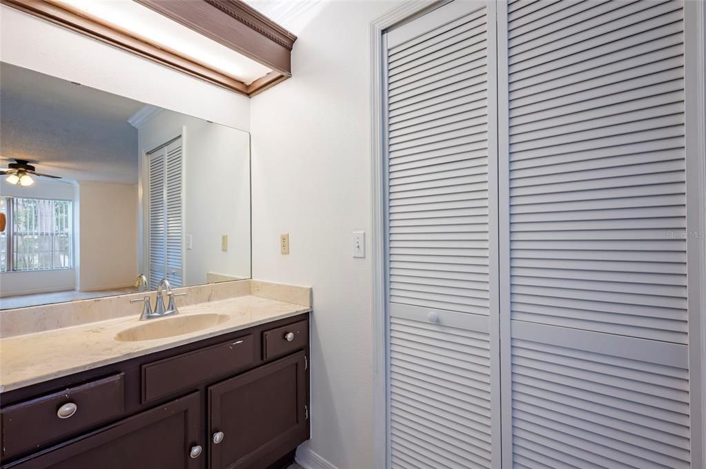 For Sale: $259,000 (2 beds, 1 baths, 1130 Square Feet)