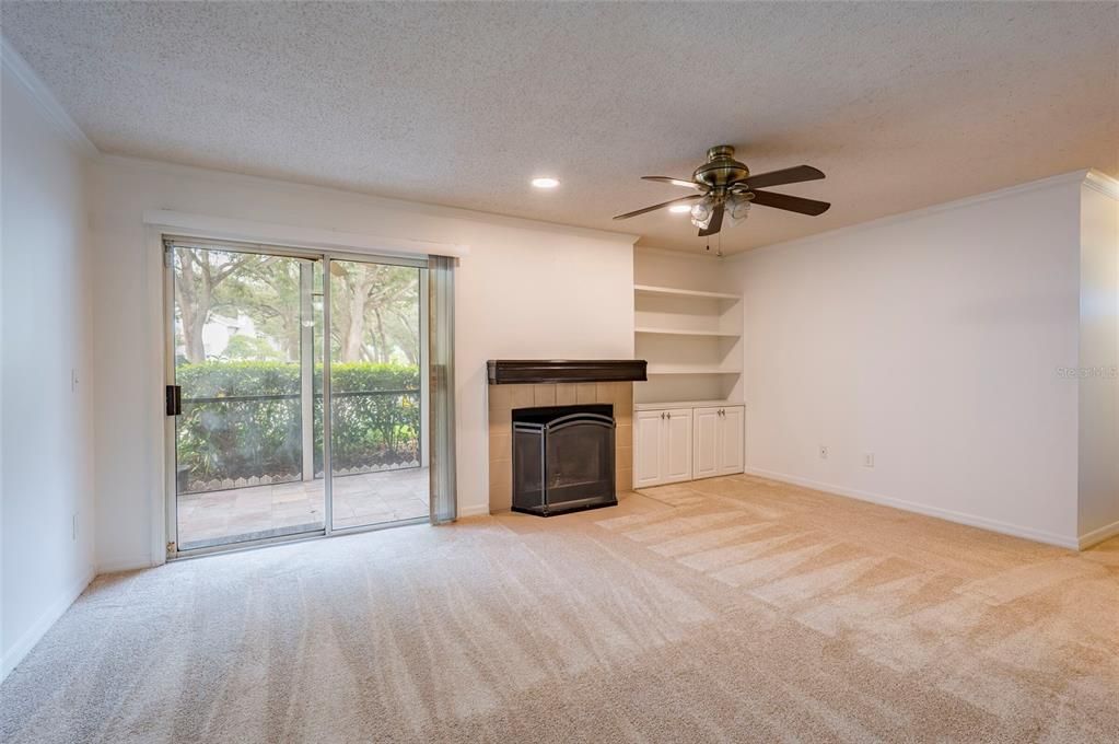 For Sale: $259,000 (2 beds, 1 baths, 1130 Square Feet)