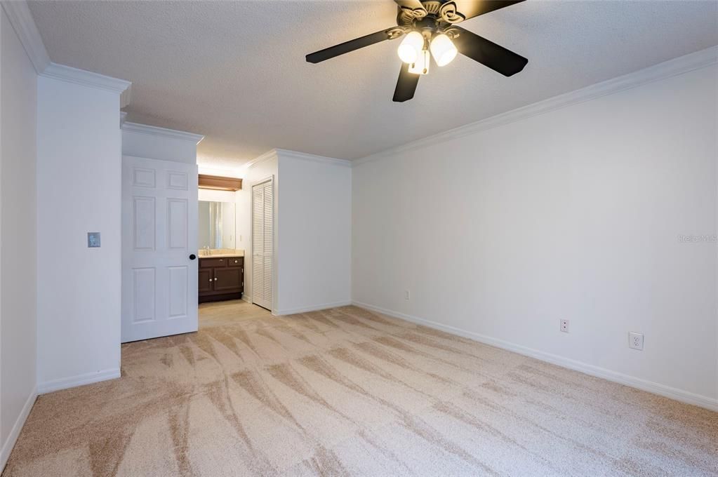 For Sale: $259,000 (2 beds, 1 baths, 1130 Square Feet)