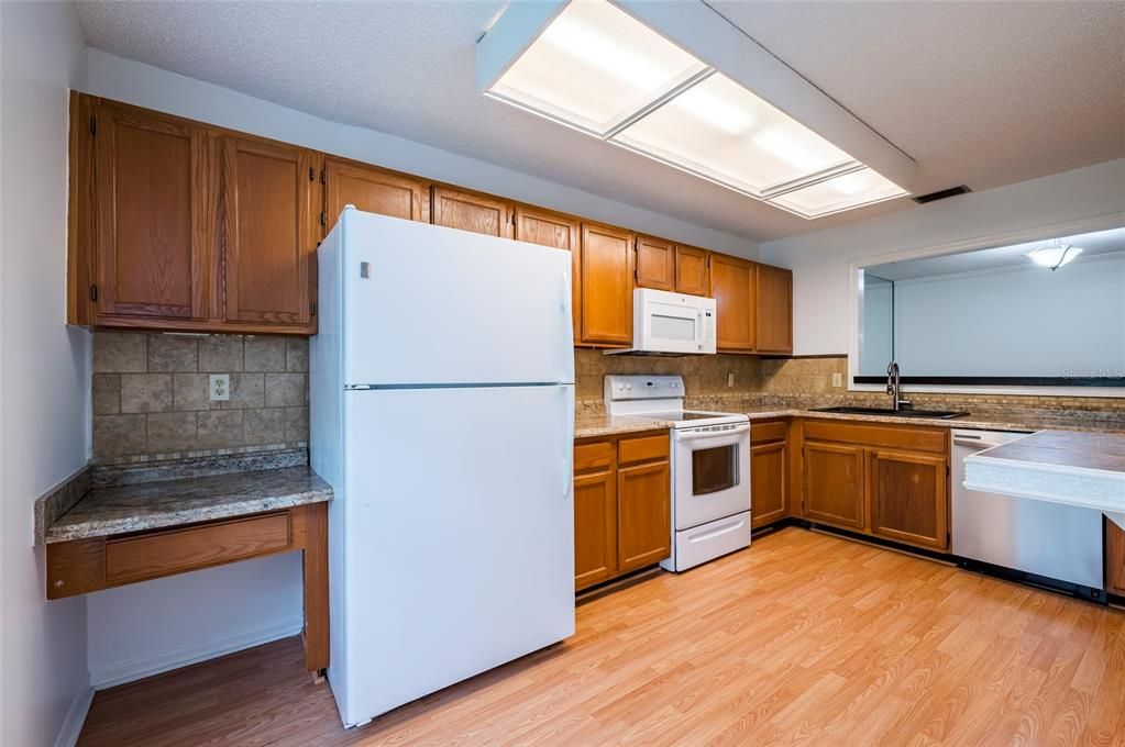 For Sale: $259,000 (2 beds, 1 baths, 1130 Square Feet)
