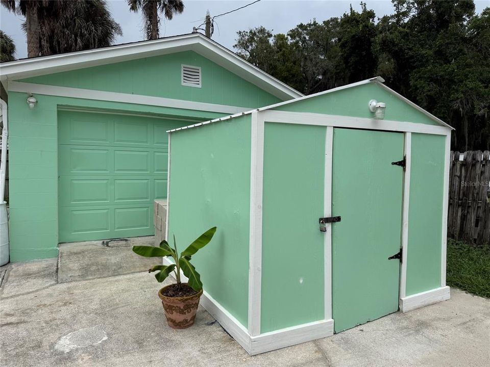 For Sale: $267,000 (2 beds, 2 baths, 1136 Square Feet)