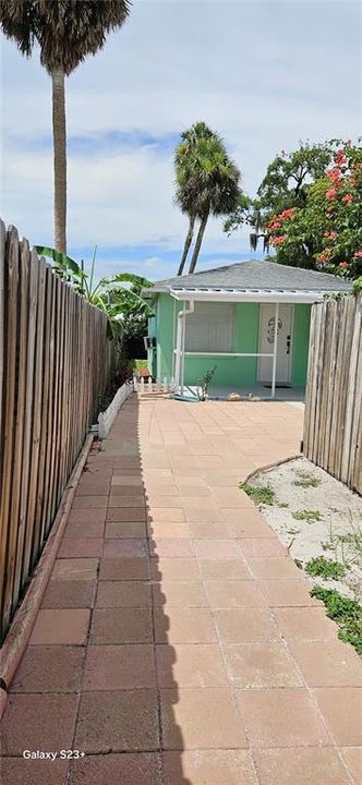 For Sale: $267,000 (2 beds, 2 baths, 1136 Square Feet)