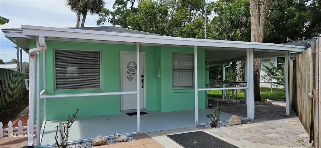 For Sale: $267,000 (2 beds, 2 baths, 1136 Square Feet)