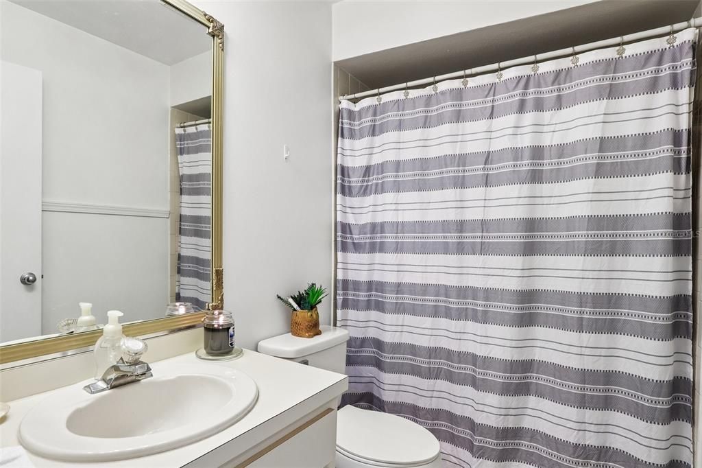 For Sale: $300,000 (3 beds, 2 baths, 1426 Square Feet)