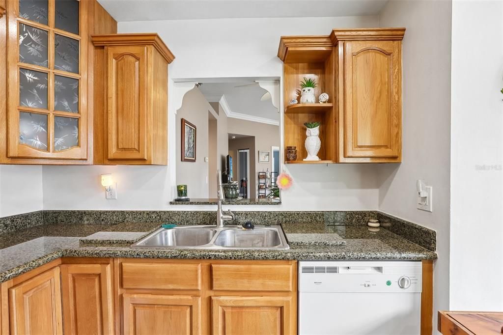 For Sale: $300,000 (3 beds, 2 baths, 1426 Square Feet)