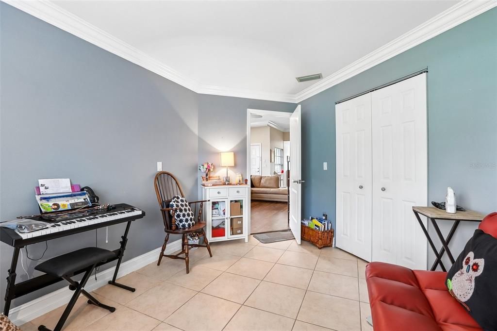 For Sale: $300,000 (3 beds, 2 baths, 1426 Square Feet)