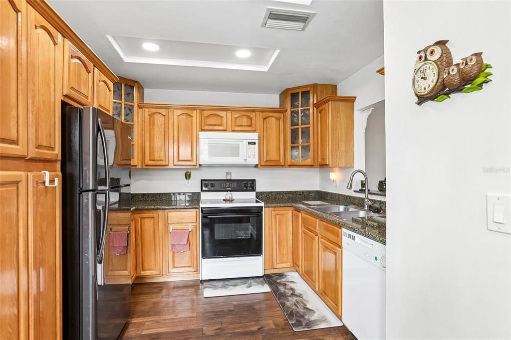For Sale: $300,000 (3 beds, 2 baths, 1426 Square Feet)