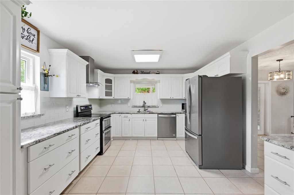 For Sale: $549,900 (4 beds, 2 baths, 2073 Square Feet)