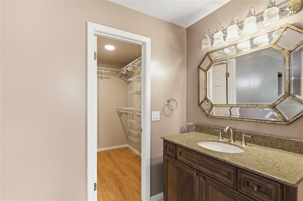 For Sale: $549,900 (4 beds, 2 baths, 2073 Square Feet)